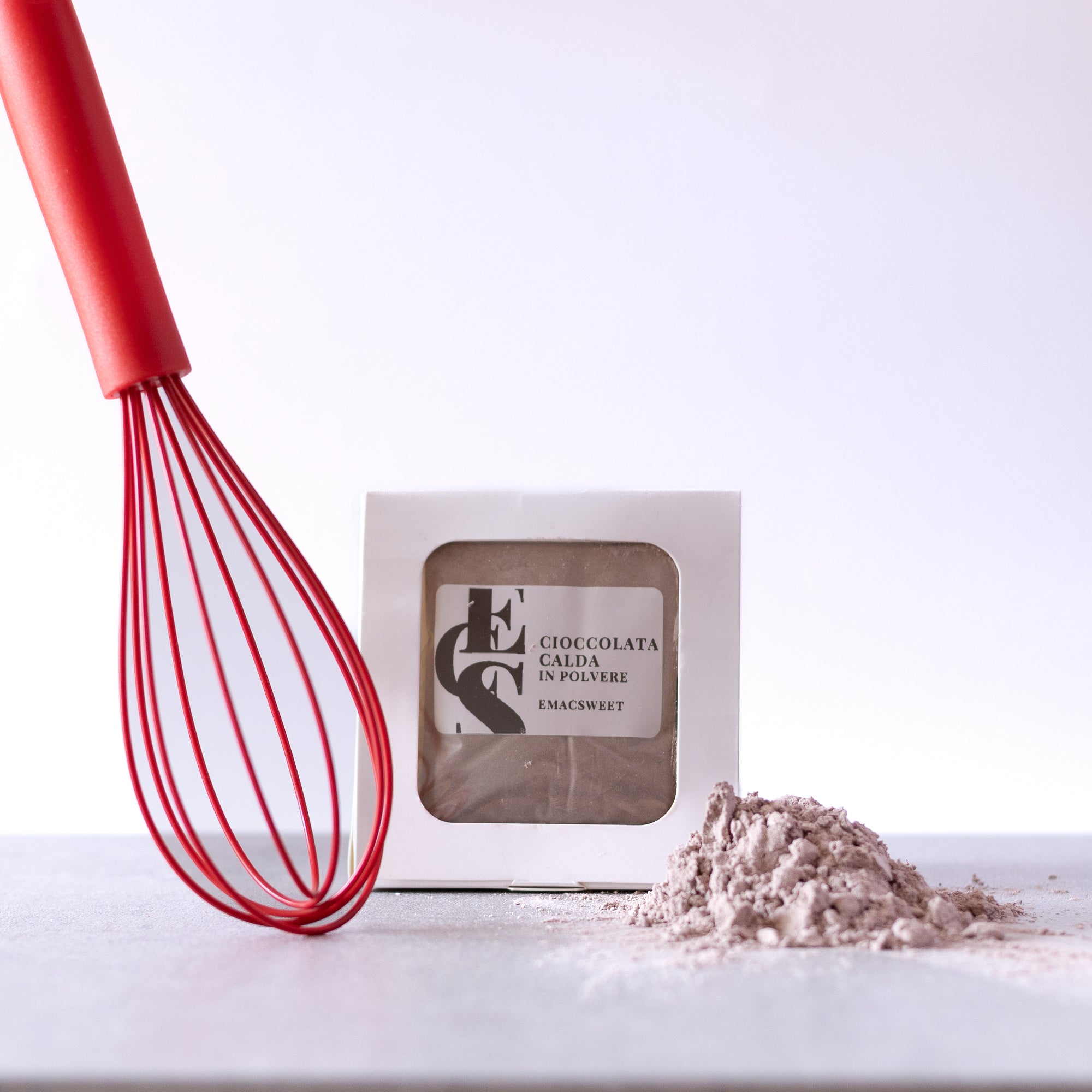 Polvere per cioccolata calda con frusta